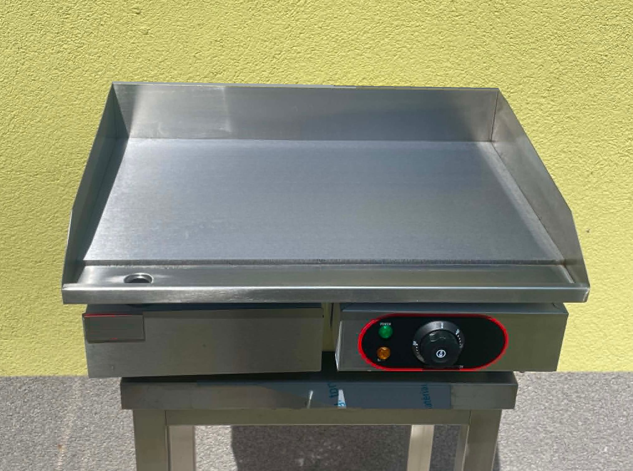 FA HEG 818 szemből